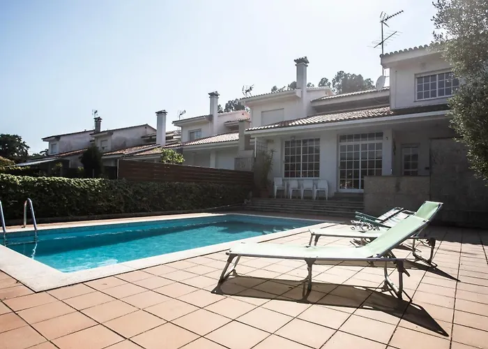 Casa Con Piscina A Orilla Del Rio Mino